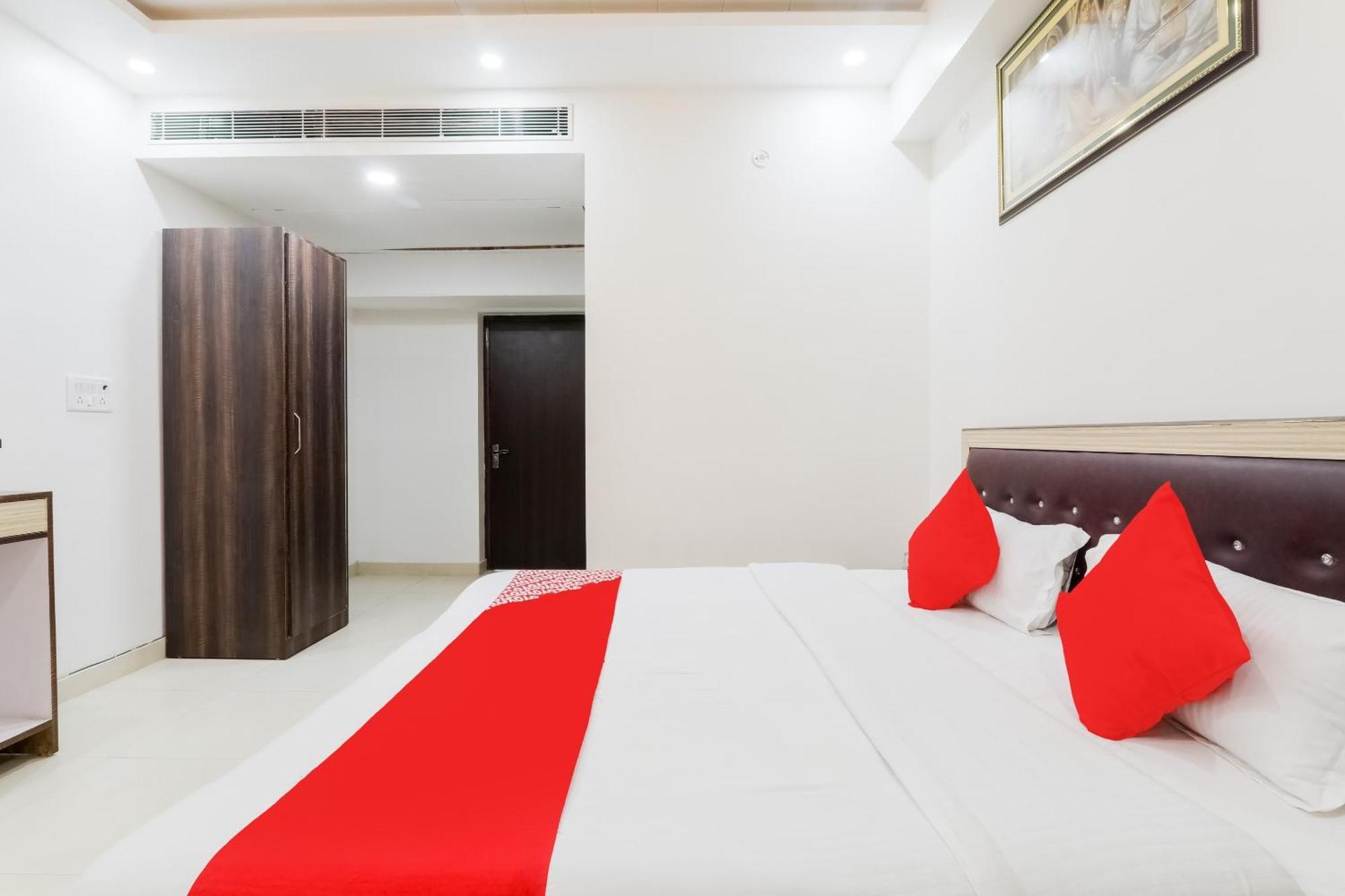 Hotel O The Maharaja Inn Lucknow Buitenkant foto